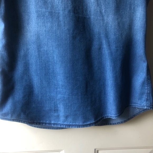 Denim Women's Sleeveless V Neck Button Down Blouse. Size M - Picture 12 of 12